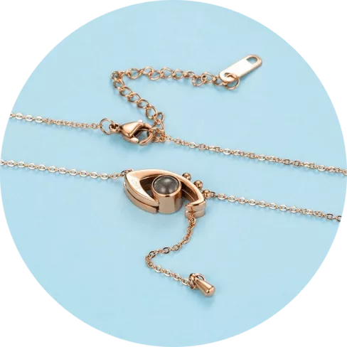 Eye-Shaped Necklace (1)